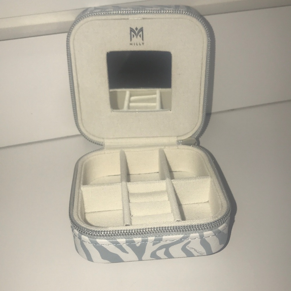 MILLY TRAVELING JEWELRY CASE
